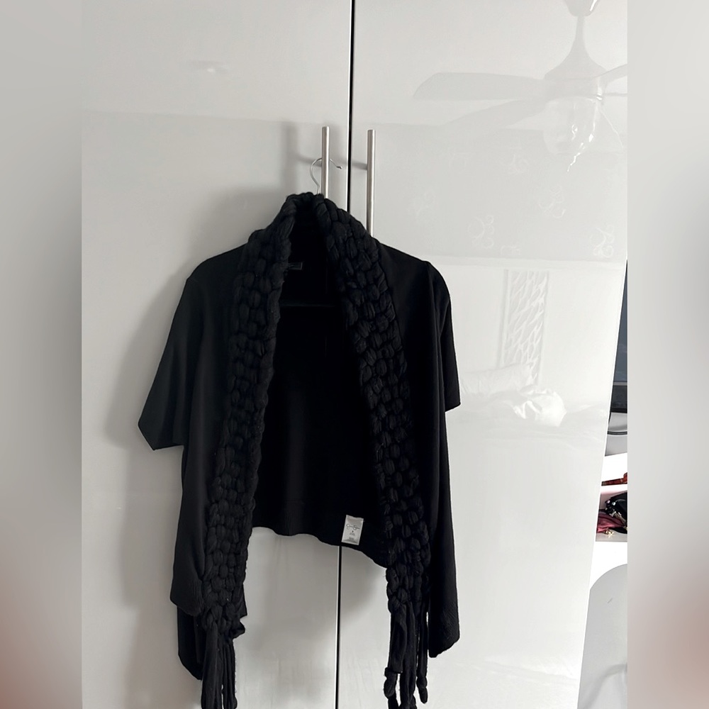 Jessica Simpson short sleeve light weight front open soft wool sweater